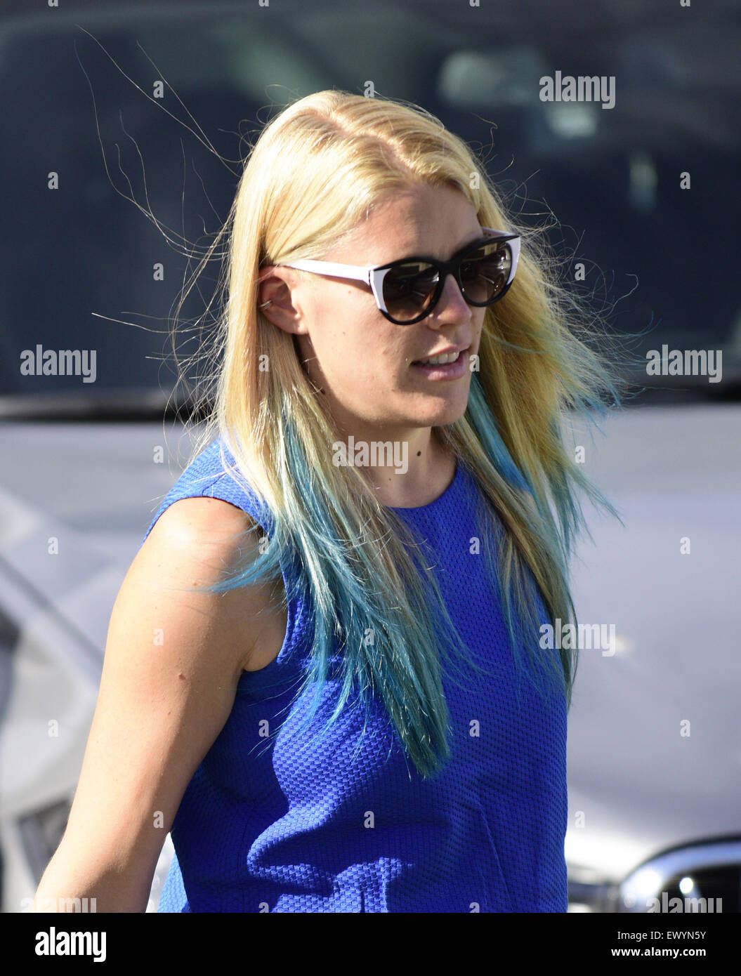 Busy Philipps Leaves Meche Salon With Blue Tipped Hair Featuring