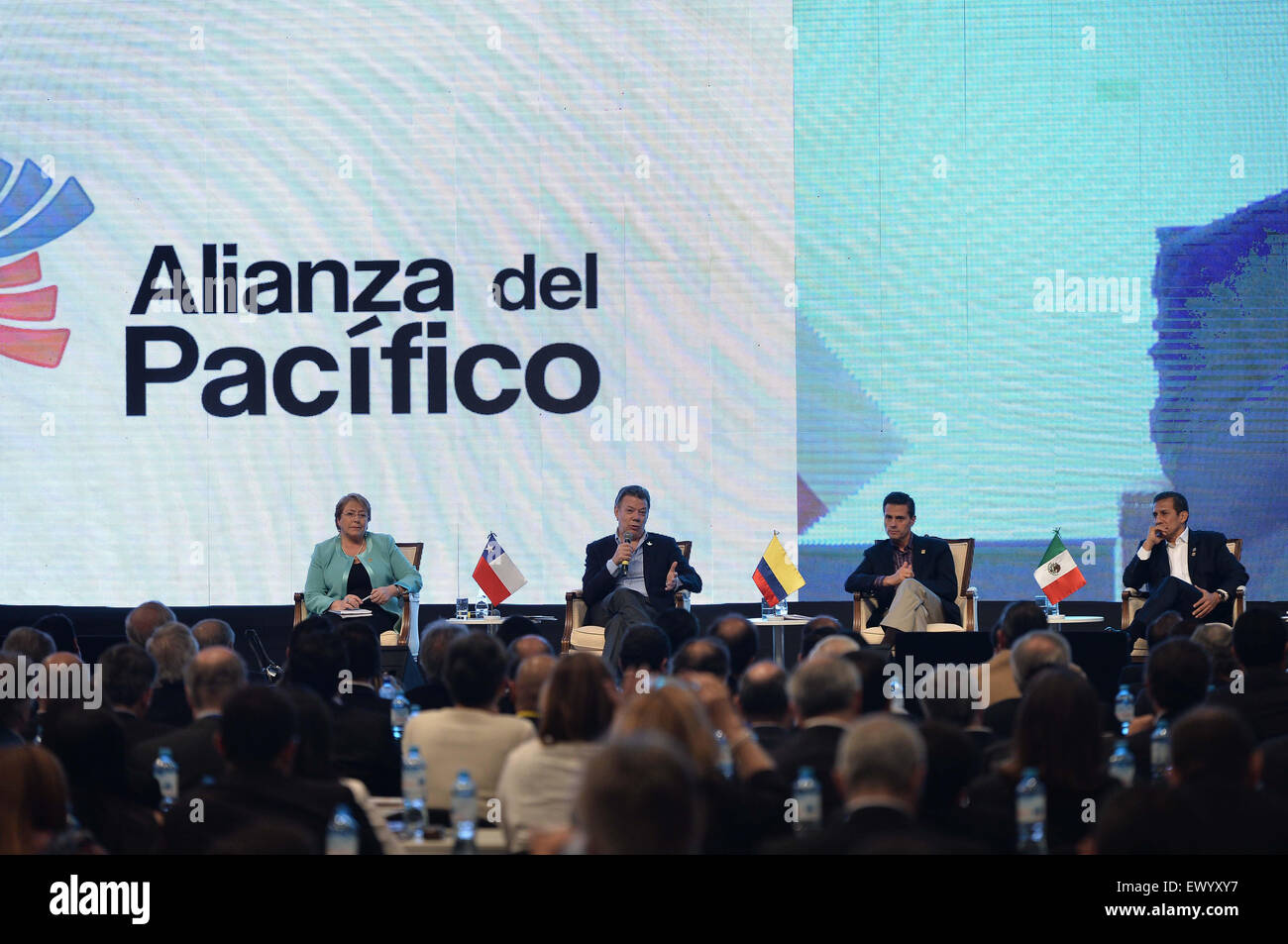 Paracas, Peru. 2nd July, 2015. (L-R) Chile's President Michelle Bachelet, Colombian President Juan Manuel Santos, Mexican President Enrique Pena Nieto and Peru's President Ollanta Humala attend the 10th Pacific Alliance Summit in Paracas, Peru, on July 2, 2015. © Luis Camacho/Xinhua/Alamy Live News Stock Photo