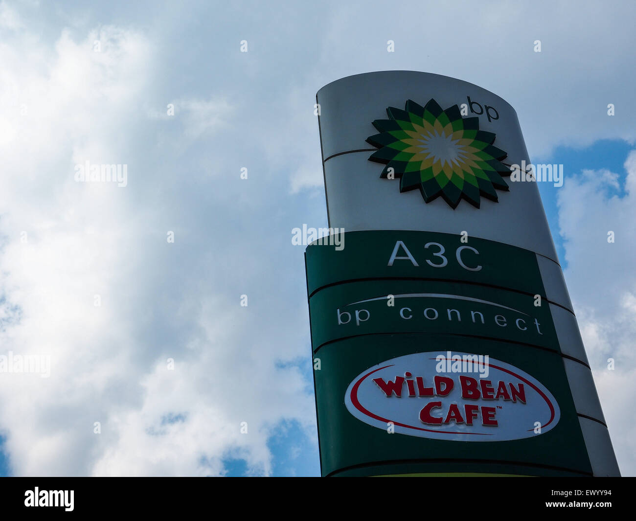 Moscow. 14th June, 2015. JUNE 14, 2015: BP (British Petroleum) gas station logo © Igor Golovniov/ZUMA Wire/Alamy Live News Stock Photo