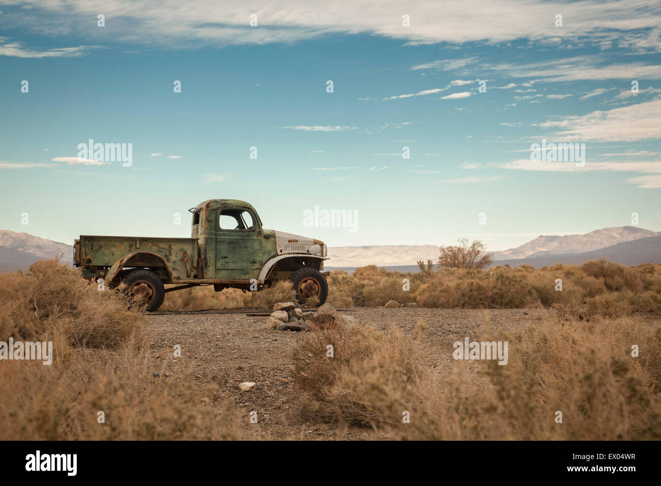 Abandoned truck in desert landscape, Trona, California, USA Stock Photo