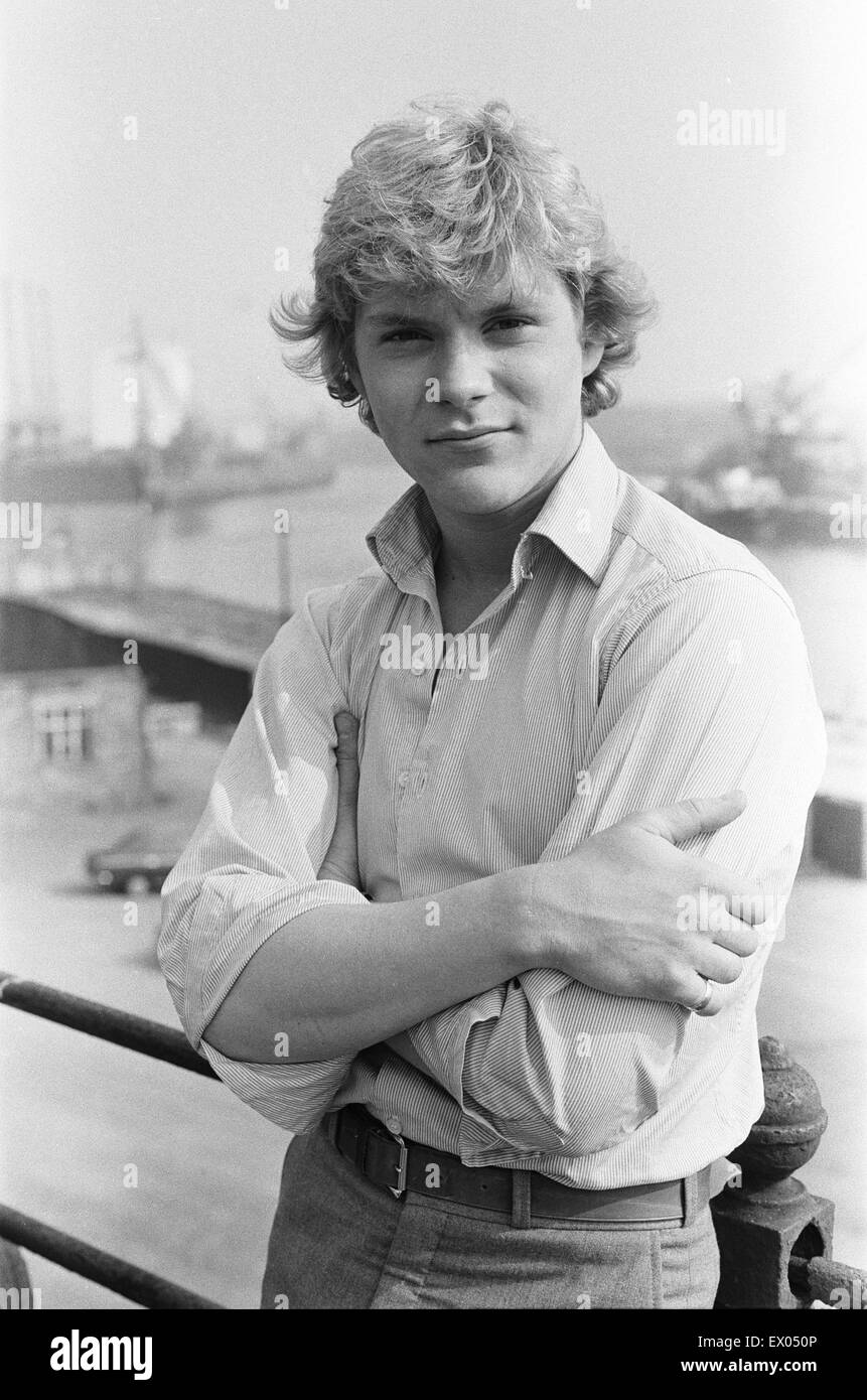 Actor Benedict Taylor seen here on Tyneside during a break in the filming  of the mini series Barriers 12th May 1981 Stock Photo - Alamy