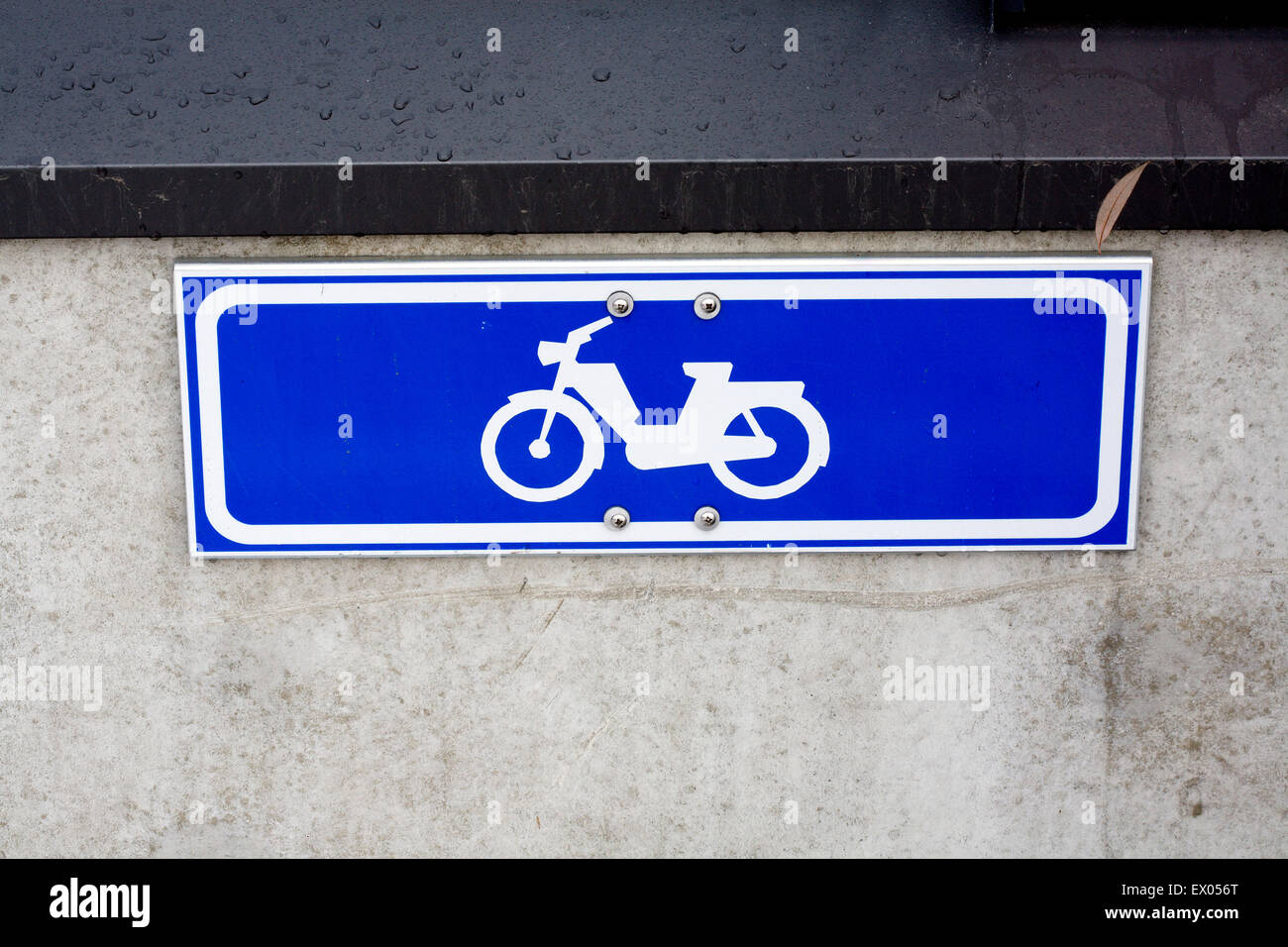 moped parking sign Stock Photo Alamy