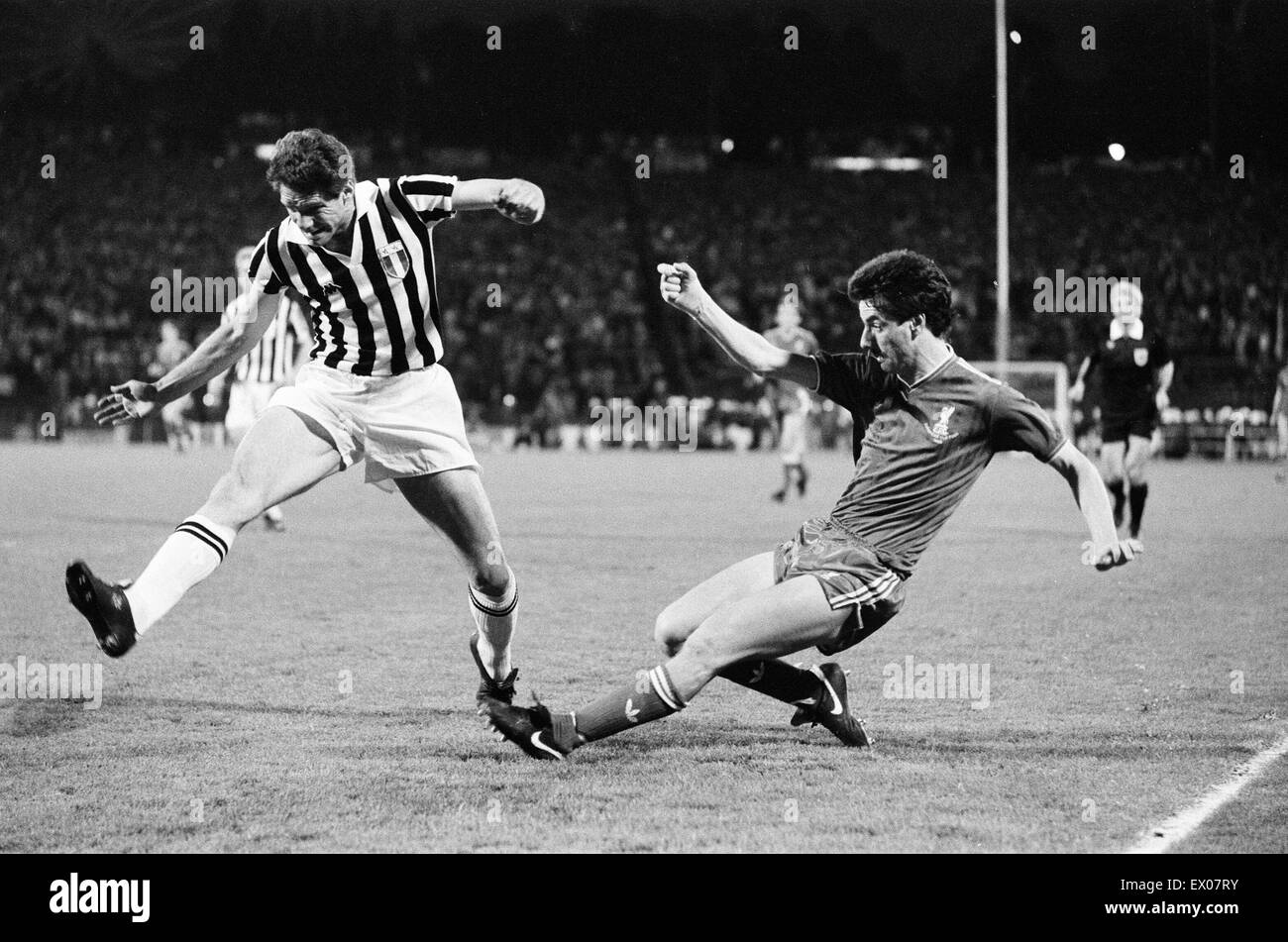 Juventus 1-0 Liverpool, 1985 European Cup Final, Heysel Stadium, Brussels, Belgium, Wednesday 29th May 1985. Match Action.  Ian Rush of Liverpool. Stock Photo