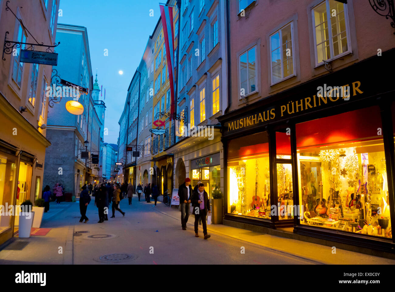 getreidegasse-street-salzburg-austria-hi-res-stock-photography-and