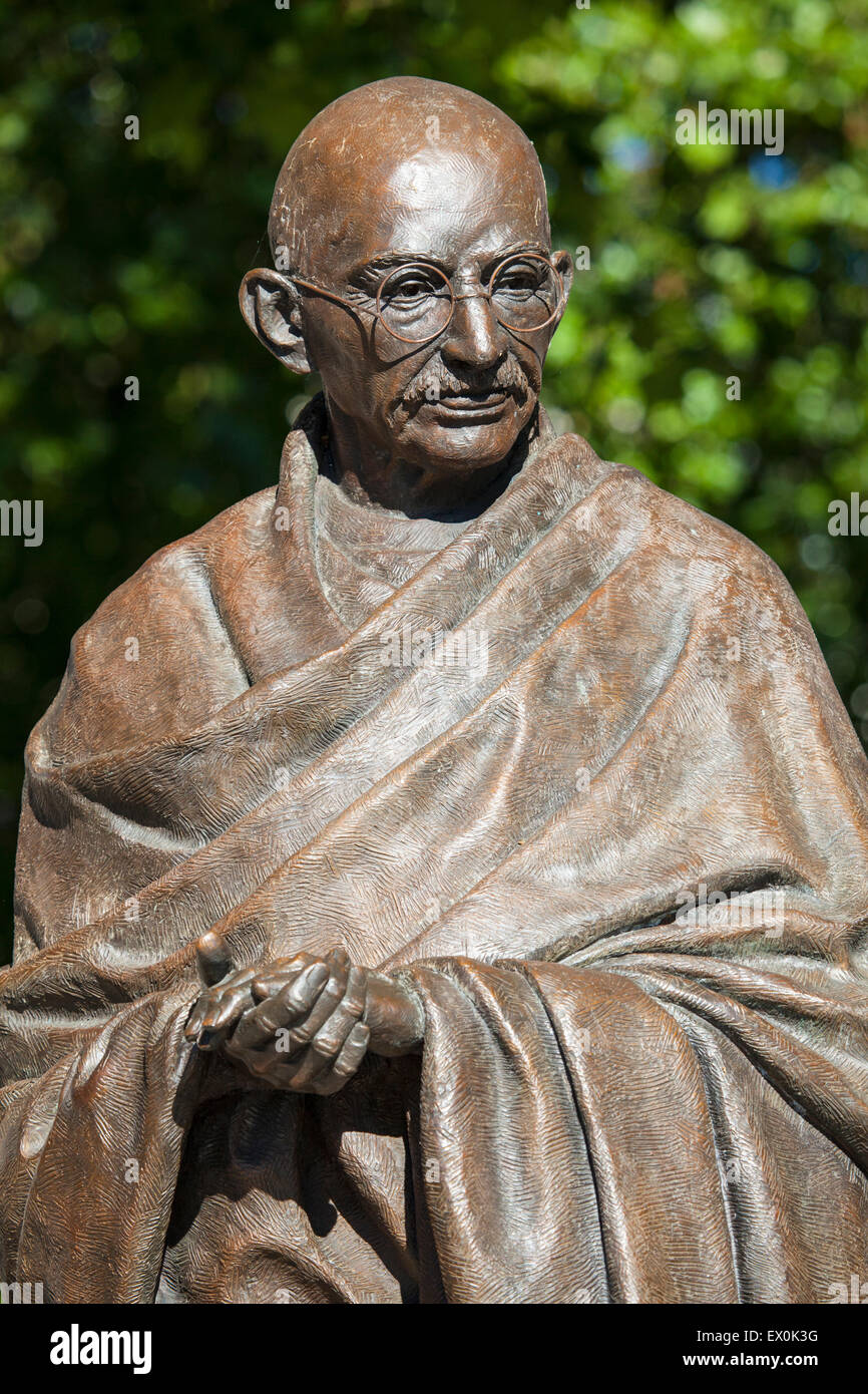 Mahatma Gandhi Statue Parliament Square Stock Photos & Mahatma Gandhi
