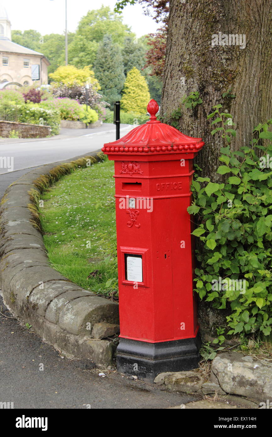 Red pillar box hires stock photography and images Alamy