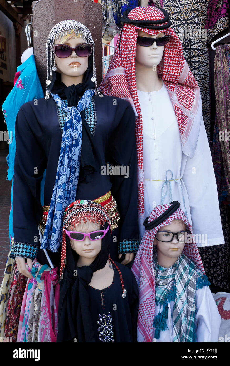 Traditional arab clothing dubai hires stock photography and images Alamy
