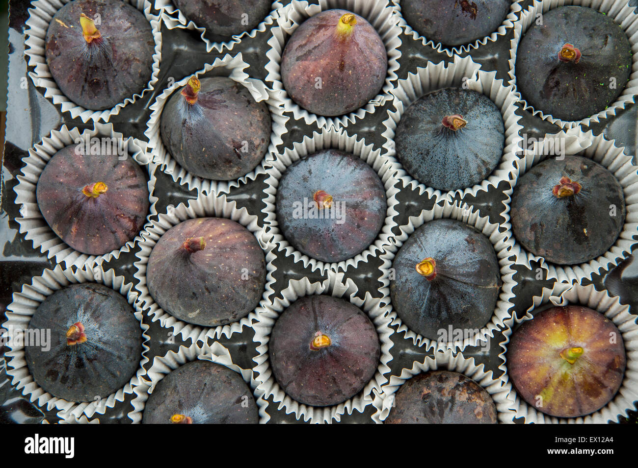 A background of fresh figs for sale at a market Stock Photo Alamy