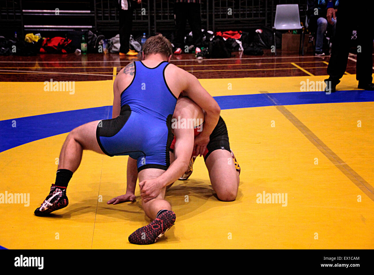 Freestyle wrestling hi-res stock photography and images - Page 3 - Alamy