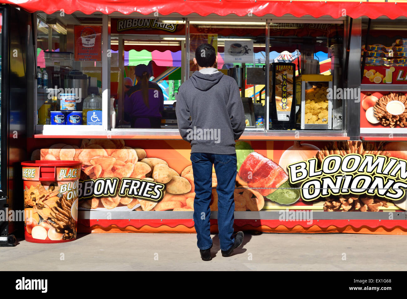 Carnival food stand hi-res stock photography and images - Alamy