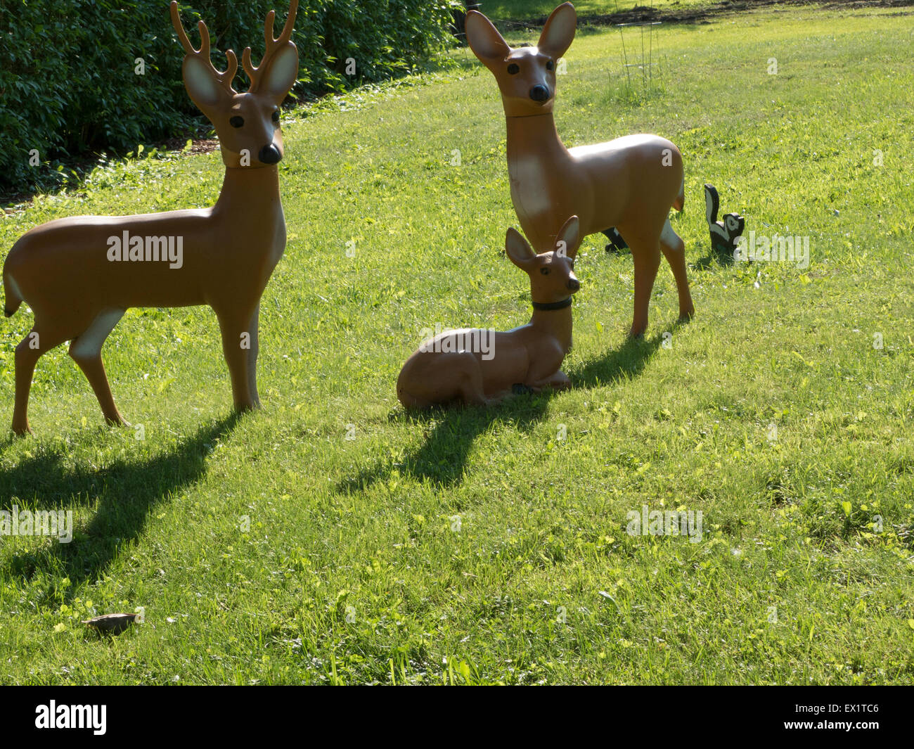 Funny lawn ornaments hires stock photography and images Alamy