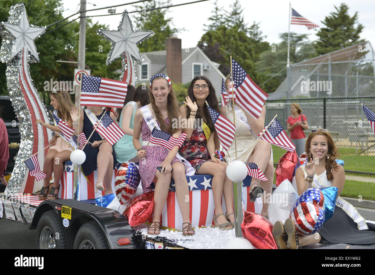 Wantagh, New York, USA. 4th July, 2015. Past participants in The Miss