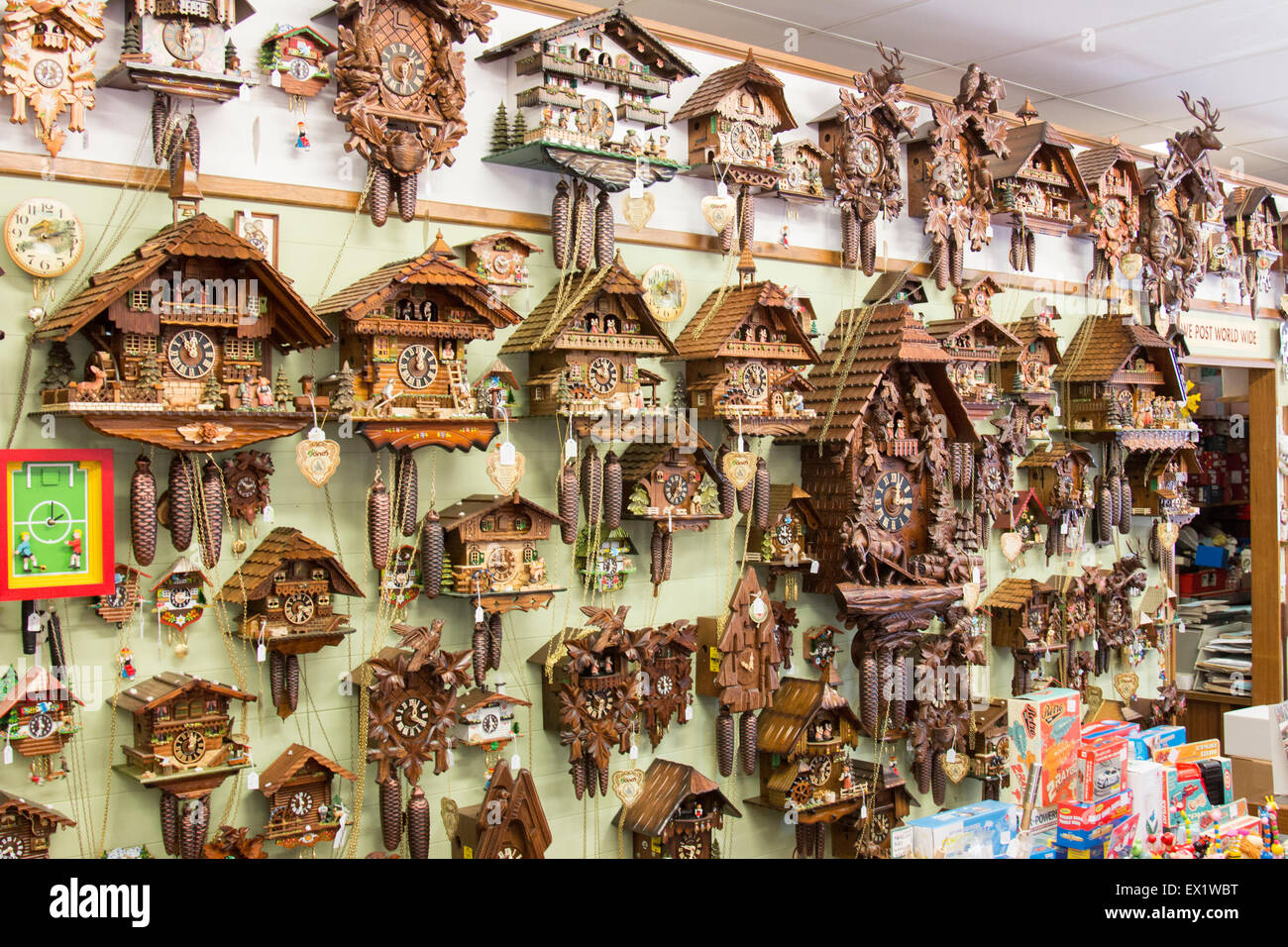Cuckoo clocks hires stock photography and images Alamy