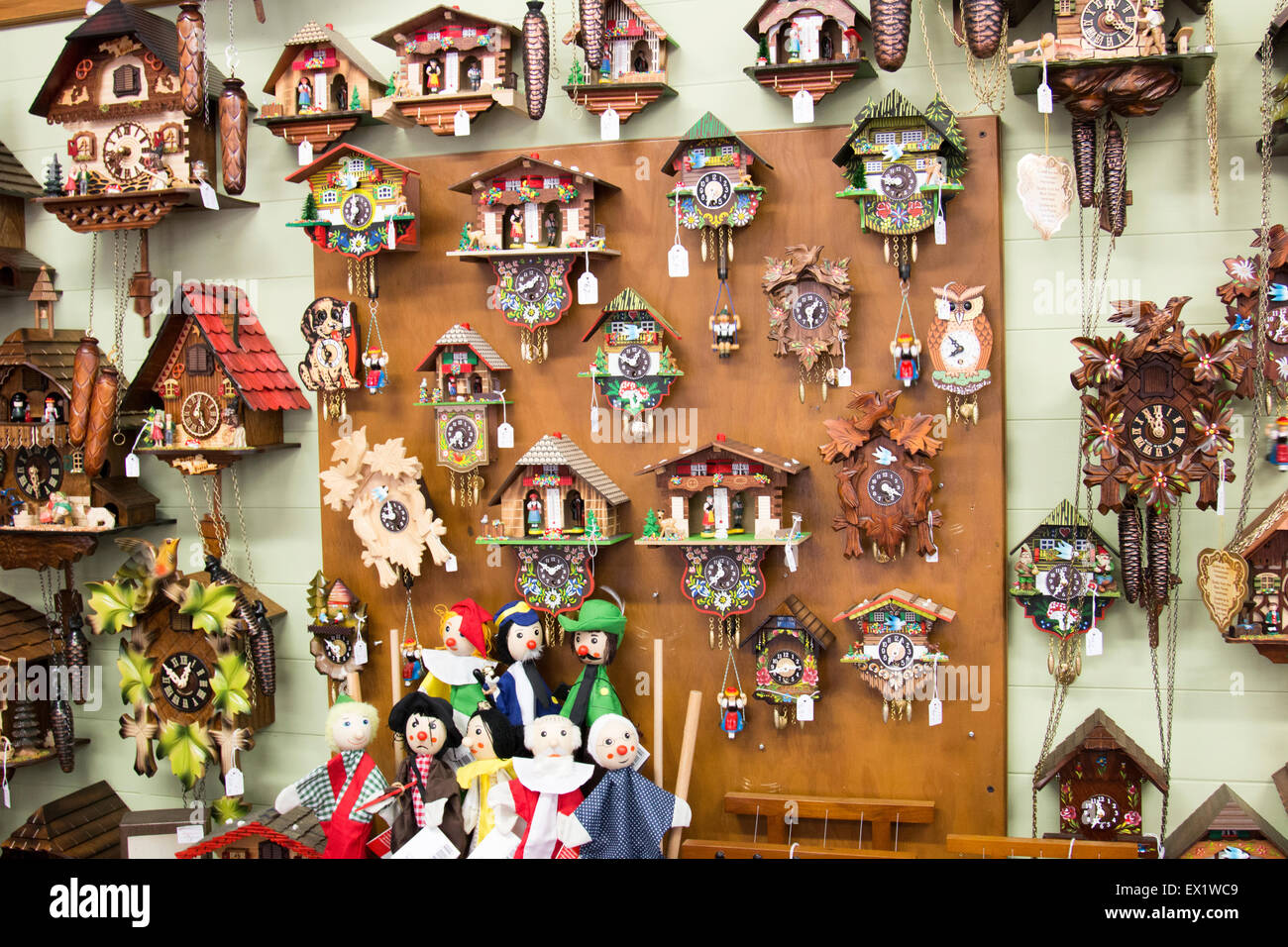 Cuckoo clocks hires stock photography and images Alamy