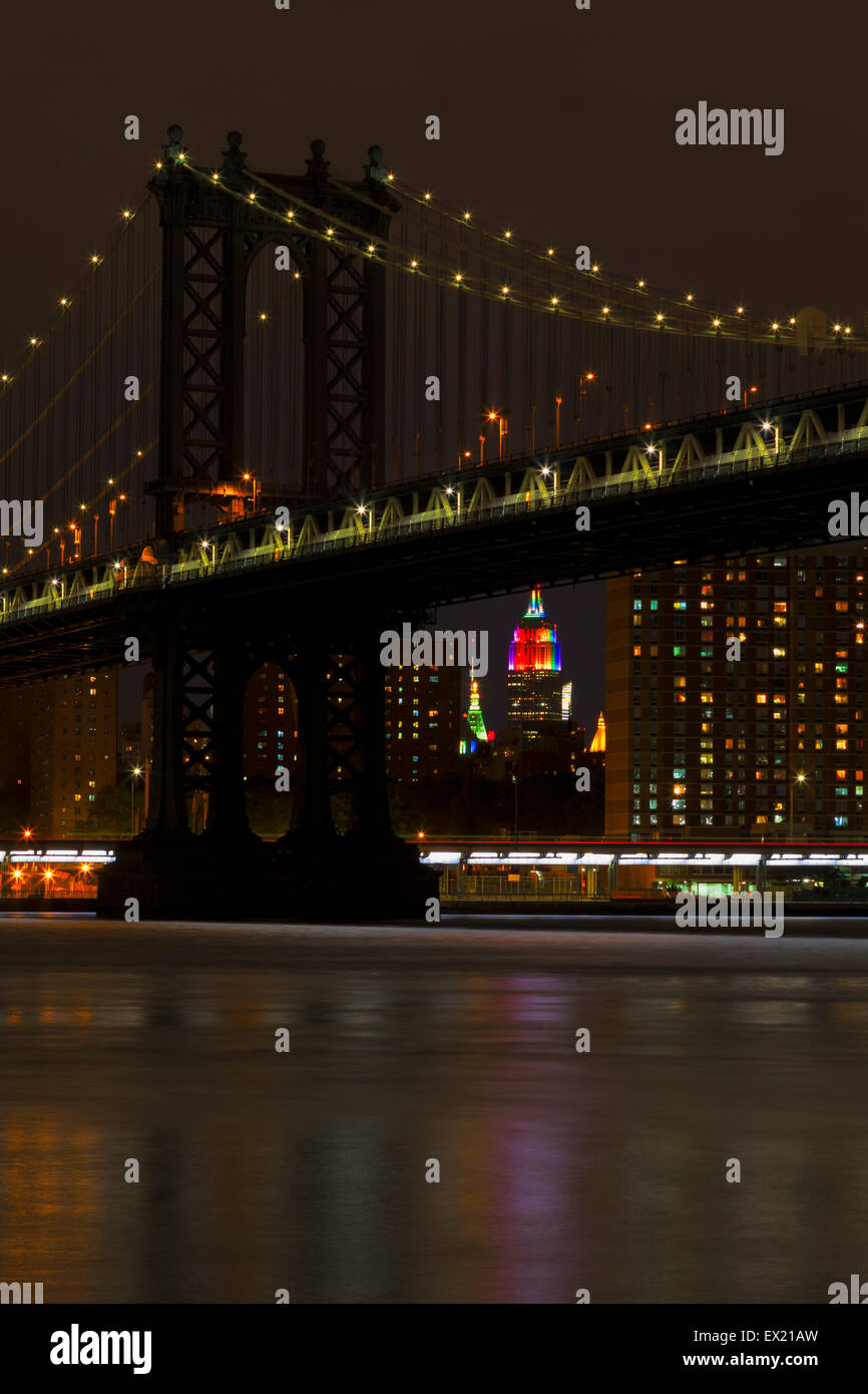 Bright lights of New York City at night Stock Photo - Alamy
