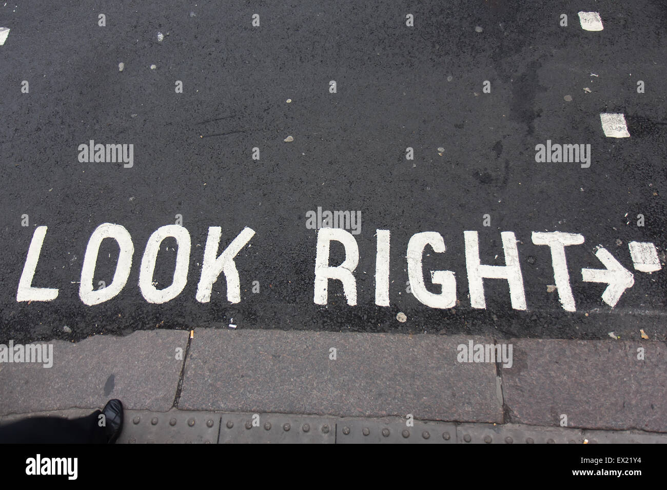 Look right sign - London street Stock Photo - Alamy