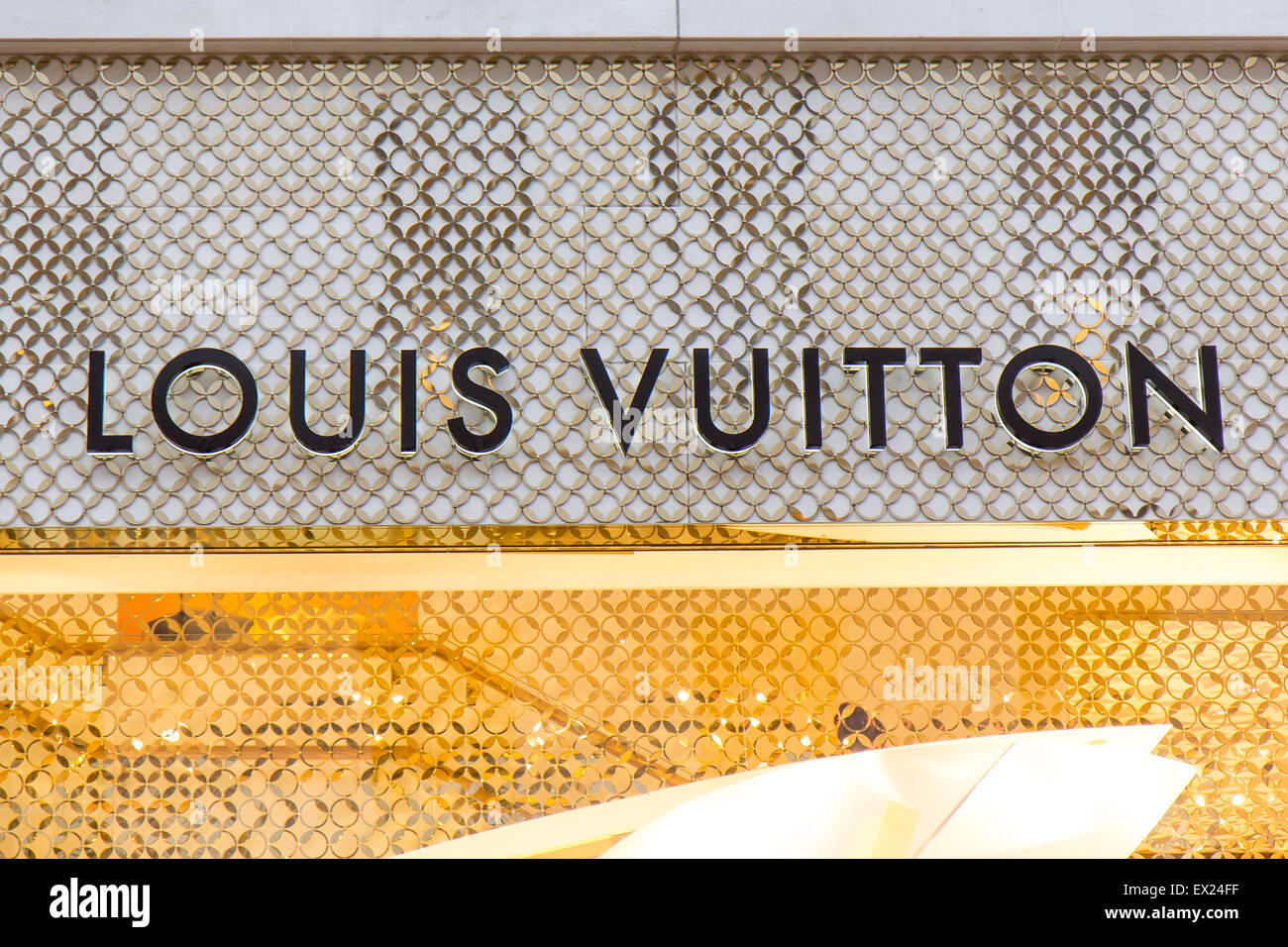 Louis Vuitton London Online Store Sales