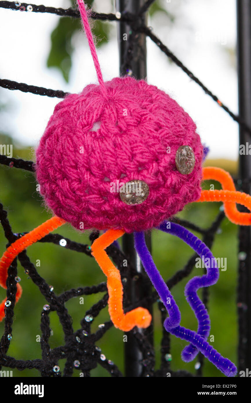 Westhoughton, Lancashire, UK. 4th July, 2015. Yarn Bombing Festival