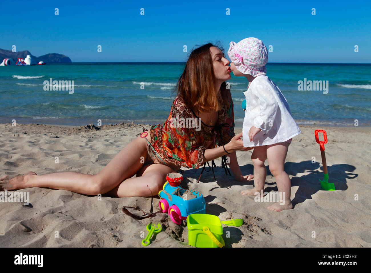 мама и дочка на голом пляже фото 111