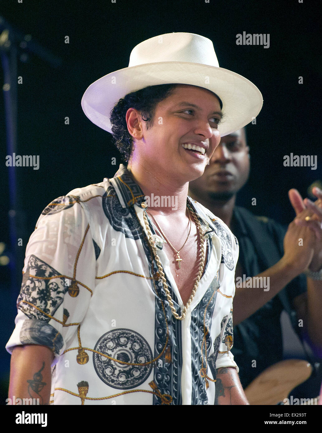 Bruno mars 2015 hi-res stock photography and images - Alamy