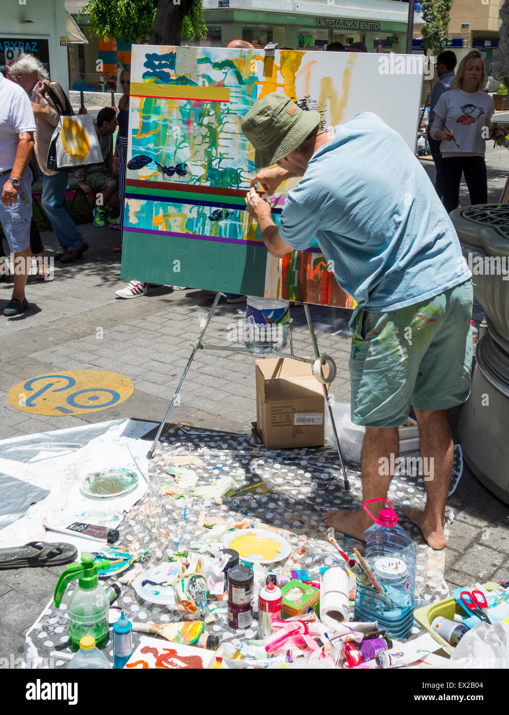 Las Palmas, Gran Canaria, Canary Islands, Spain. 4th July, 2015. 180  artists compete for a share of the 12,000 prize money at the anual speed  painting competition in Las Palmas, the capital