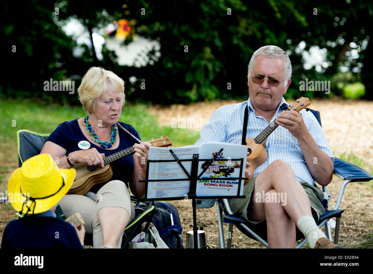 Leamington Spa, Warwickshire, England, UK. 4th July 2015. Fans of the