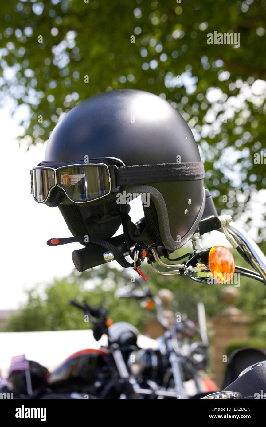 Motorcycle crash helmet goggles hi-res stock photography and images - Alamy
