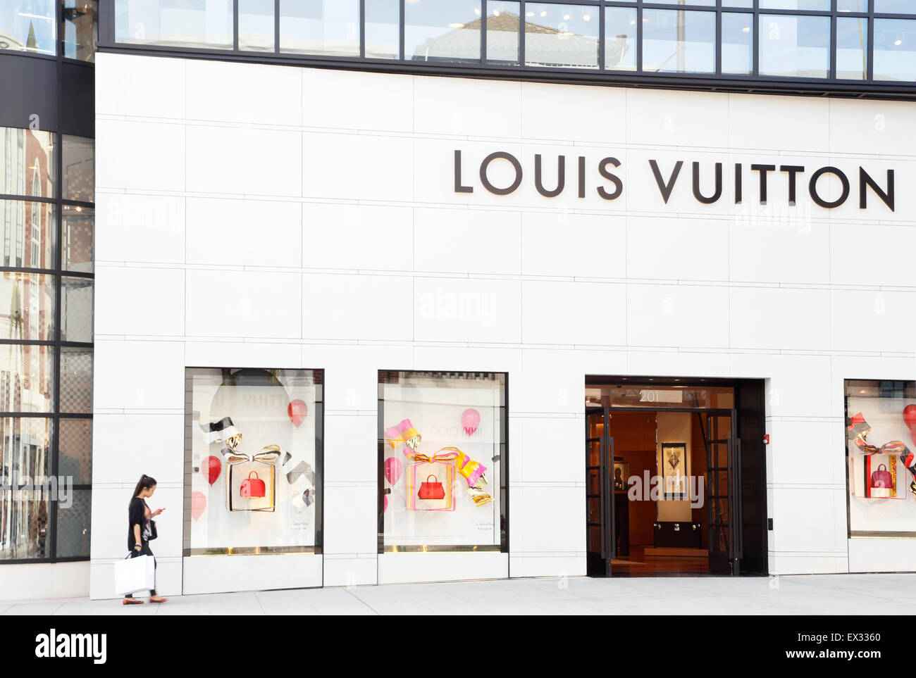 Louis Vuitton Store At Rodeo Drive In Beverly Hills California Stock Photo  - Download Image Now - iStock