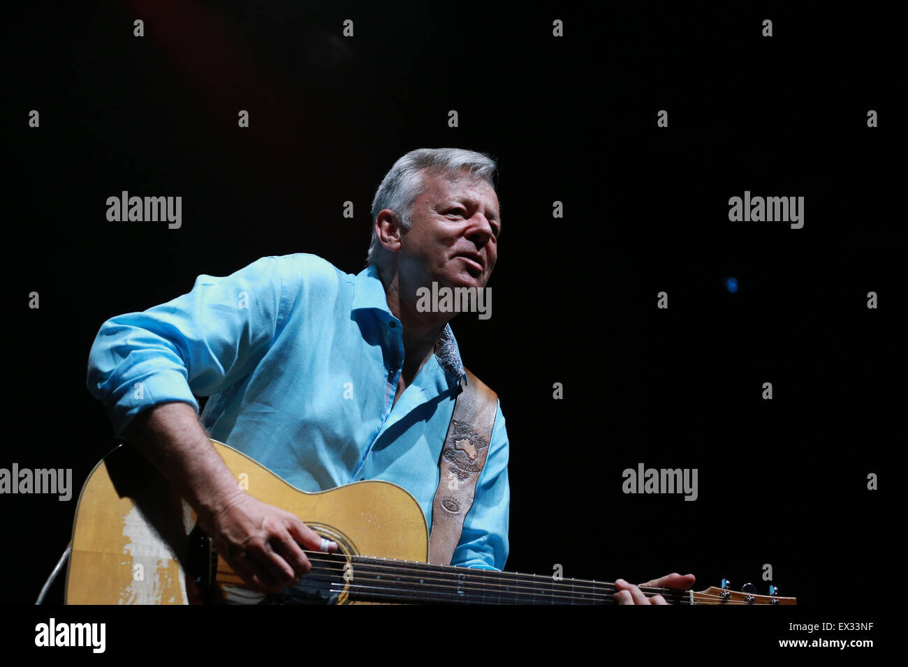 Tommy emmanuel hi-res stock photography and images - Alamy