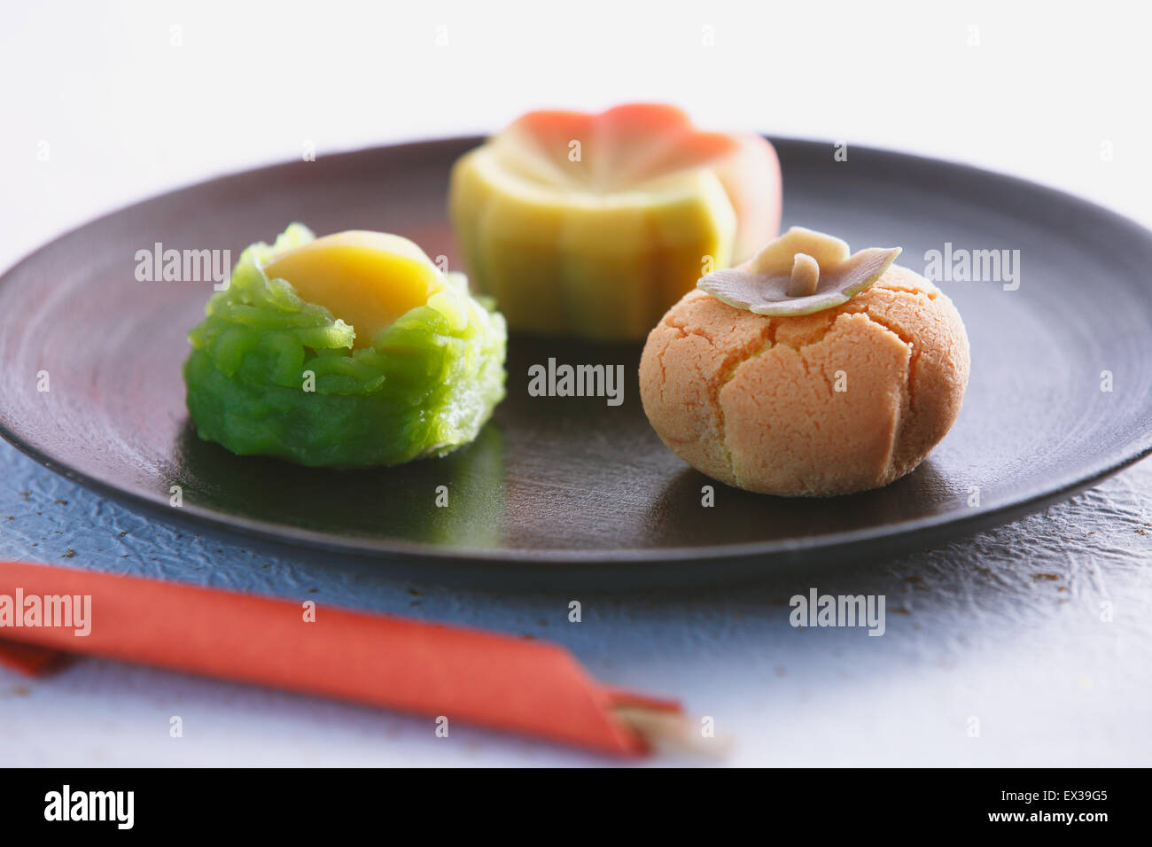 Traditional japanese confectionery hires stock photography and images