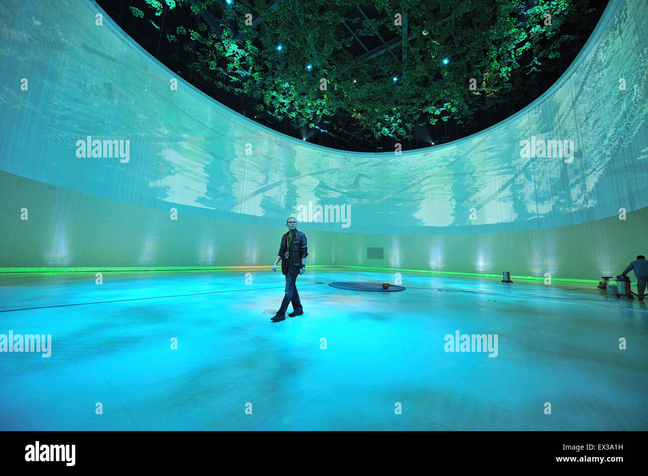 From left) Patrick Louis Vuitton, a fifth-generation family member of Louis  Vuitton, Ye Jianhua, Director of the Commission of Commerce of JingAn Dis  Stock Photo - Alamy