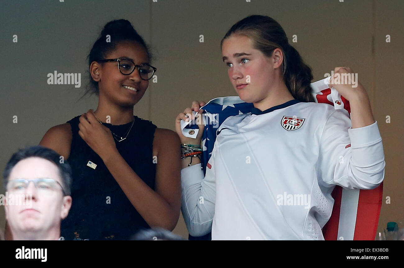 Vancouver, Canada. 05th July, 2015. (150706) -- VANCOUVER, July 6, 2015(Xinhua) -- Sasha Obama (L), daughter of U.S. President Barack Obama, and Maisy Biden, granddaughter of U.S. Vice President Joe Biden, look on in the stands before the final of FIFA Women's World Cup 2015 between the United States and Japan at BC Place Stadium in Vancouver, Canada on July 5, 2015. The United States claimed the title after defeating Japan with 5-2. Credit:  Xinhua/Alamy Live News Stock Photo