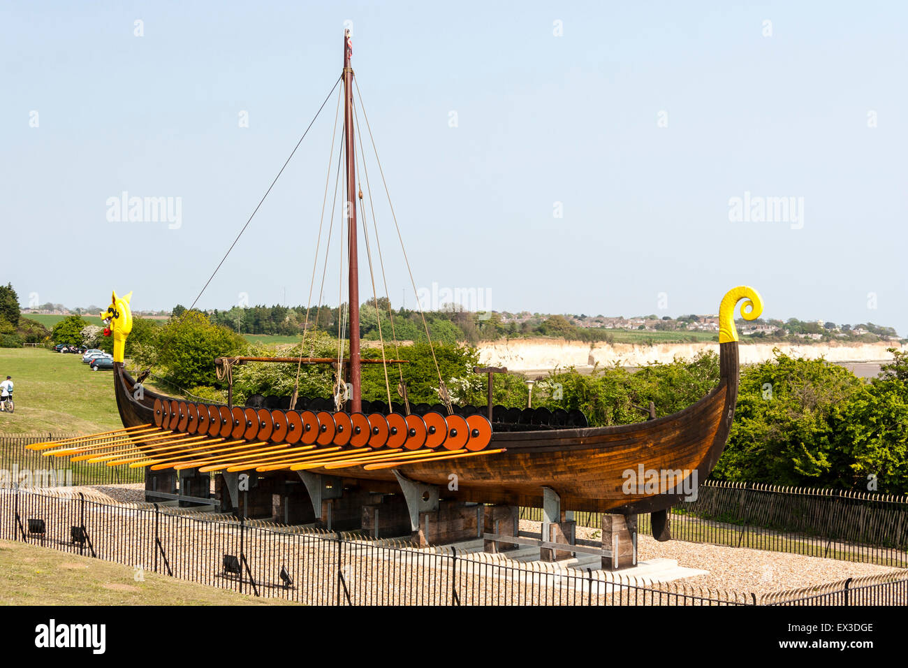 Viking Ship Dragon Stock Photos &amp; Viking Ship Dragon Stock 