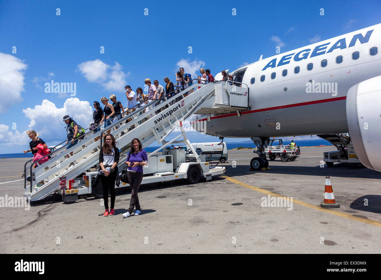 Pensar en el futuro Escrupuloso Impulso Nikos Kazantzakis International Airport, Heraklion Crete island Greece  holidaymakers arriving Stock Photo - Alamy