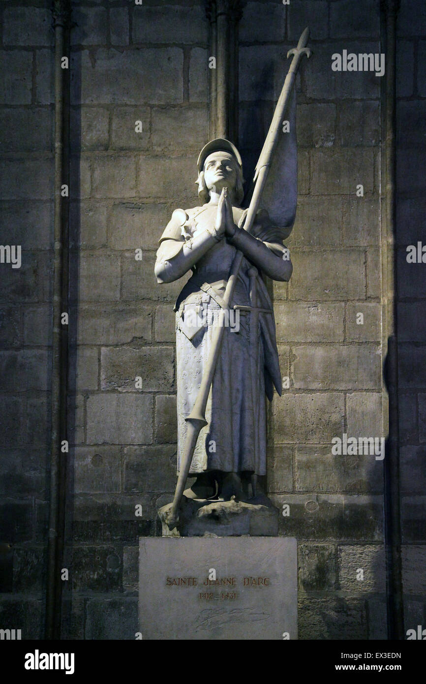 Joan of Arc / Jeanne d'Arc / The Maid of Orléans Statue at the Notre-Dame Paris France (1412-1431) Stock Photo