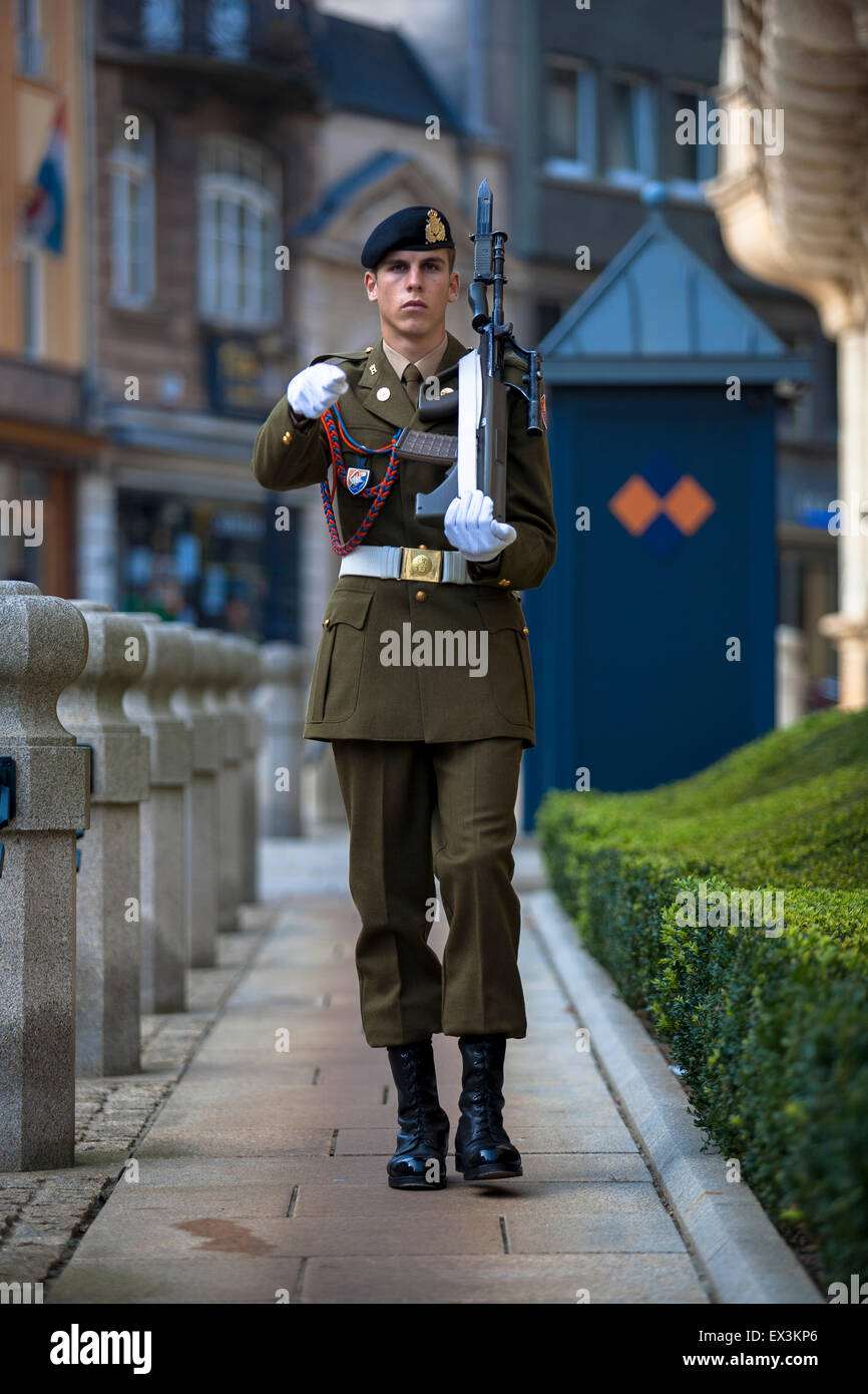 LUX, Luxembourg, city of Luxembourg, palace guard in front of the palace of the Grand Duke, Palais Grand-Ducal at the Rue du Mar Stock Photo