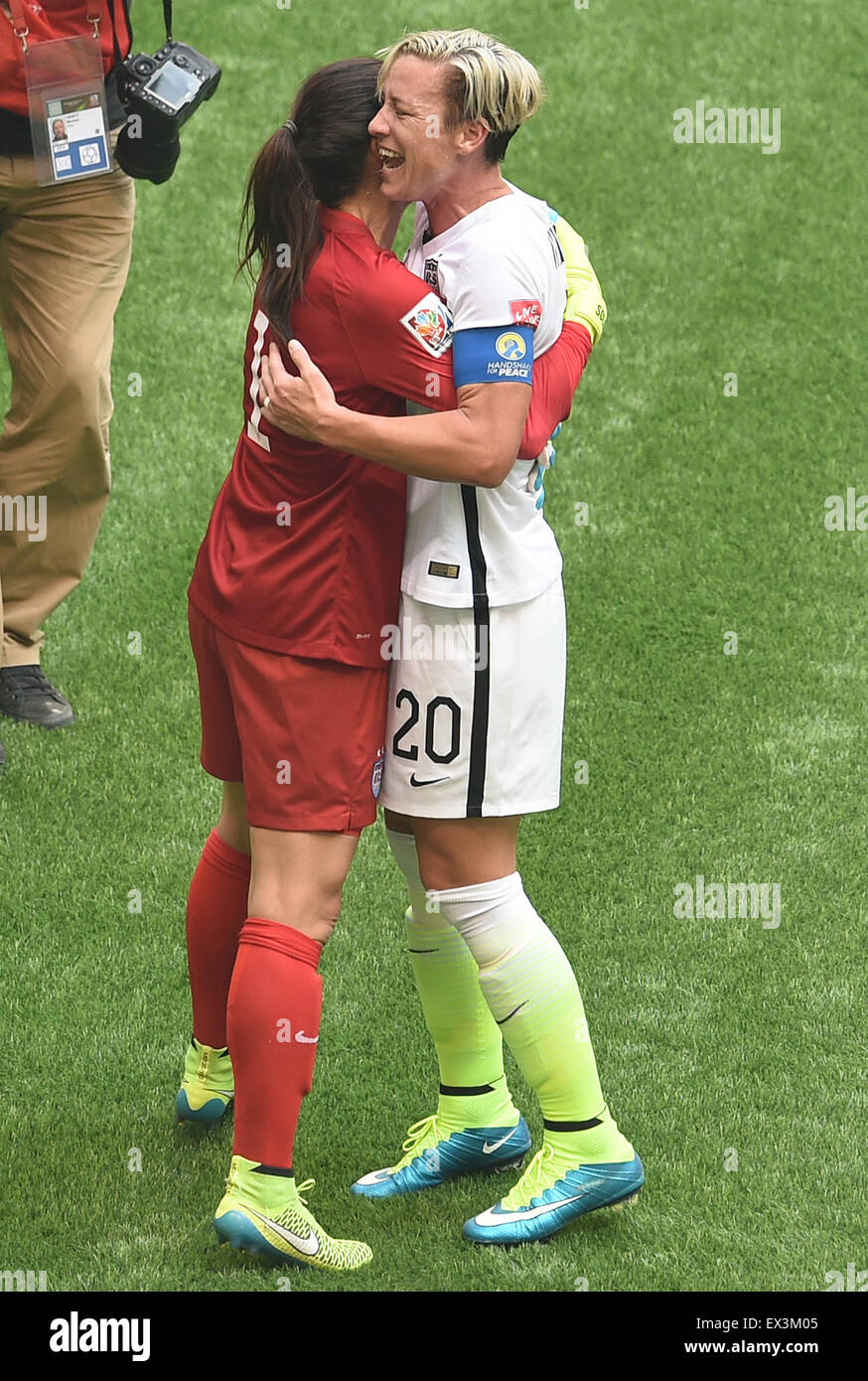 Vancouver, Canada. 05th July, 2015. Goalkeeper Hope Solo (L) and Abby Wambach from the United States celebrate the victory after the FIFA Women«s World Cup 2015 finale soccer match between USA and Japan at the BC Place Stadium in Vancouver during the FIFA WomenÔs World Cup in Vancouver, Canada, 05 July 2015. Photo: Carmen Jaspersen/dpa/Alamy Live News Stock Photo