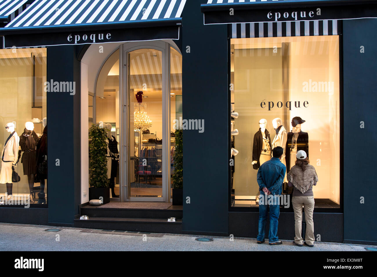 LUX, Luxembourg, city of Luxembourg, fashion store at the Rue Philippe II.  LUX, Luxemburg, Stadt Luxemburg, Modegeschaeft in d Stock Photo - Alamy
