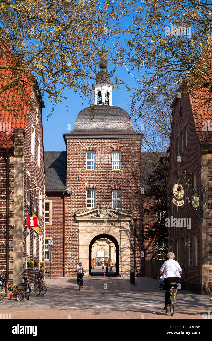 DEU, Germany, North Rhine-Westphalia, Muensterland, region, Ahaus, the Oldenkott square, view to the castle.  DEU, Deutschland,  Stock Photo