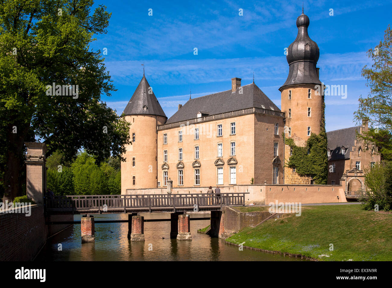 DEU, Germany, North Rhine-Westphalia, Muensterland region, moated castle Gemen in Borken.  DEU, Deutschland, Nordrhein-Westfalen Stock Photo