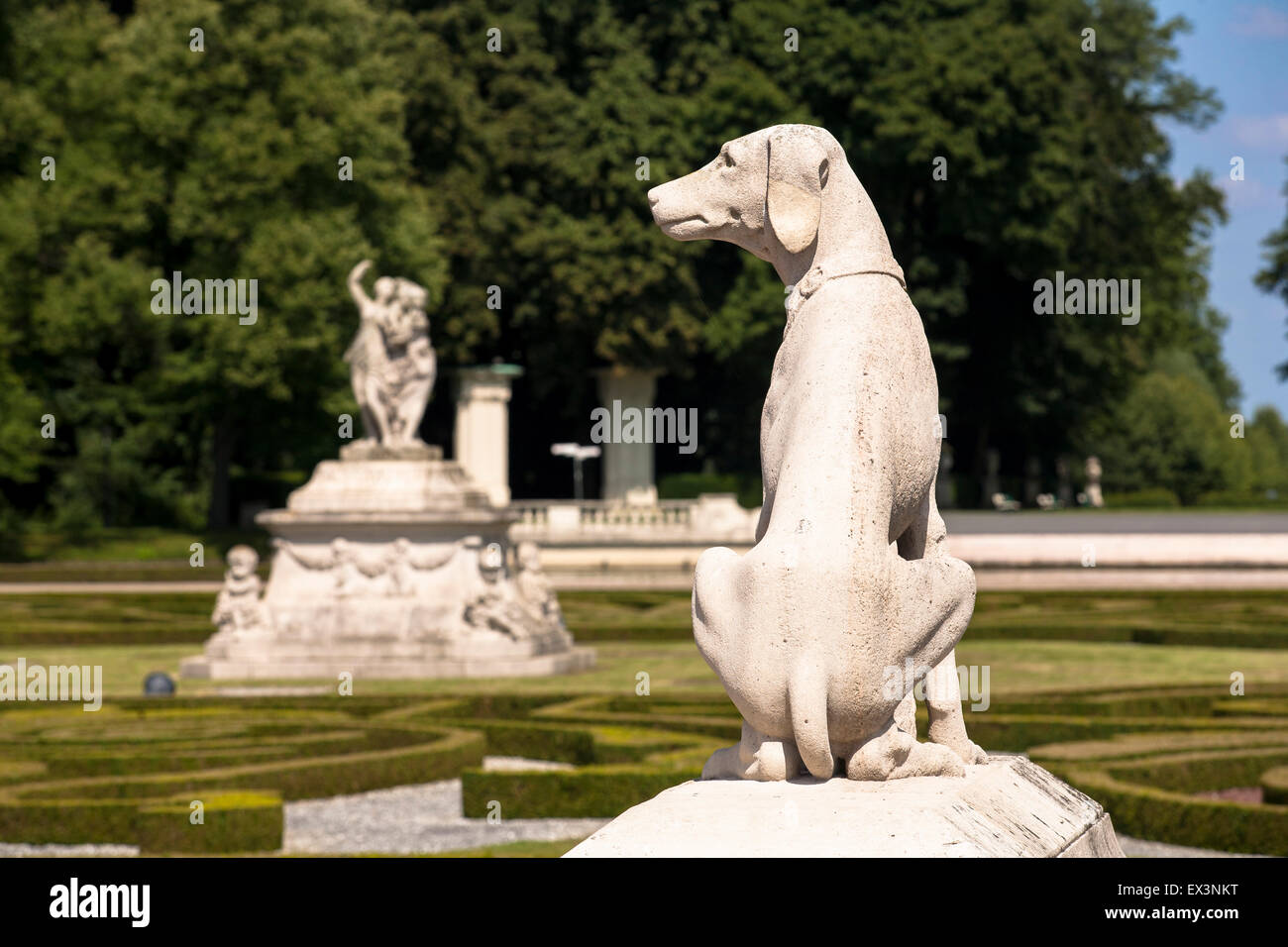Europe, Germany, North Rhine-Westphalia, statue of a dog in the grounds of castle Nordkirchen in the district of Coesfeld, this  Stock Photo