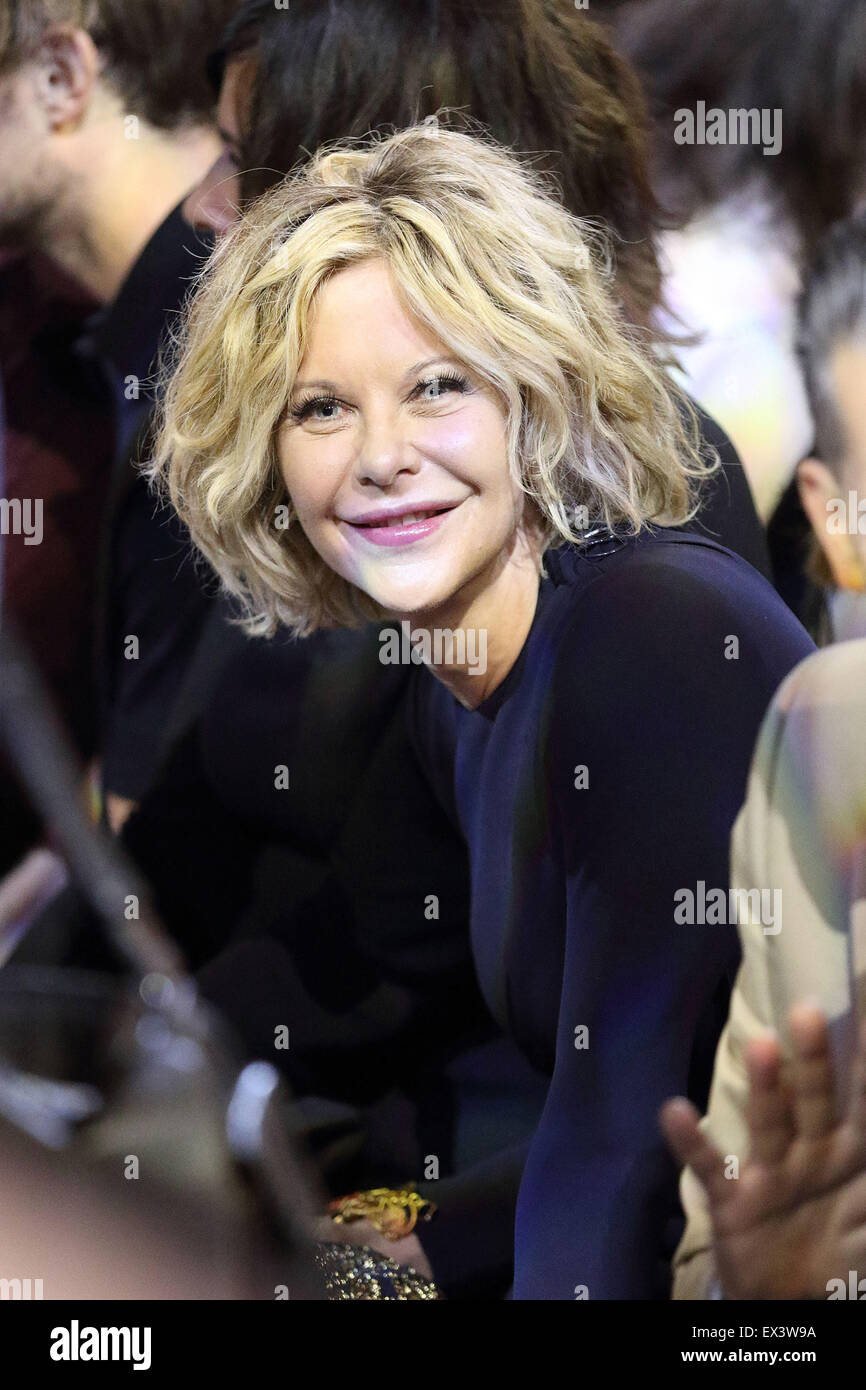 Paris, France. 06th July, 2015. US actress Meg Ryan attends the presentation of Schiaparelli fall/winter 2015/2016 collection presented during the Paris Haute Couture fashion week, in Paris, France, July 6, 2015. Paris Haute Couture fashion shows run until July 9, 2015. Photo: Hendrik Ballhausen/dpa/Alamy Live News Stock Photo