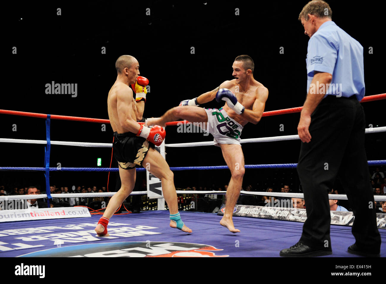 Muay thai kick boxing hires stock photography and images Alamy