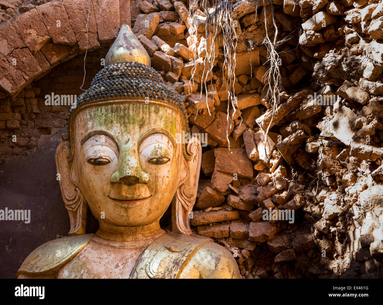 Statue of Buddha in the ruins of Indein near Inle Lake, Shan State, Myanmar Stock Photo