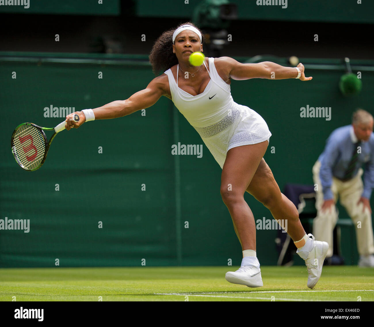 Wimbledon, London, UK. 6th July, 2015. Tennis, Wimbledon, De sisters ...