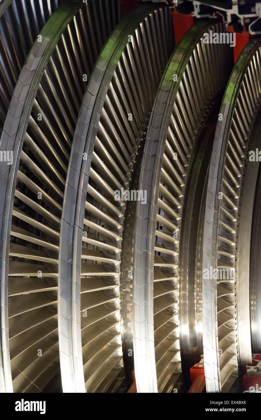 Cross section view of the inside of an airplane engine Stock Photo - Alamy