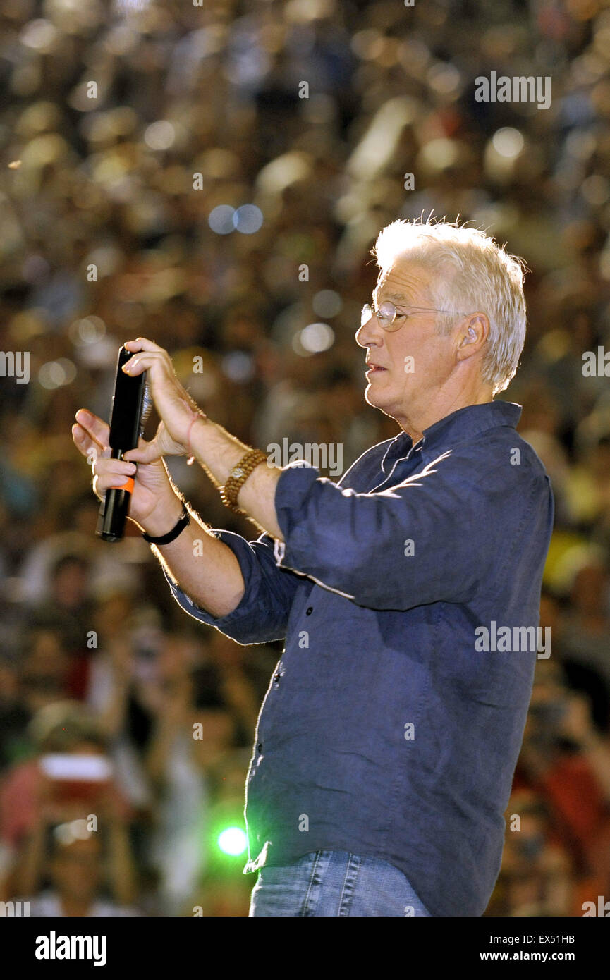 U.S. actor Richard Gere takes a photograph prior to the screening the movie Pretty Woman during the 50th International Film Festival Karlovy Vary, Czech Republic, July 4, 2015. (CTK Photo/Slavomir Kubes) Stock Photo