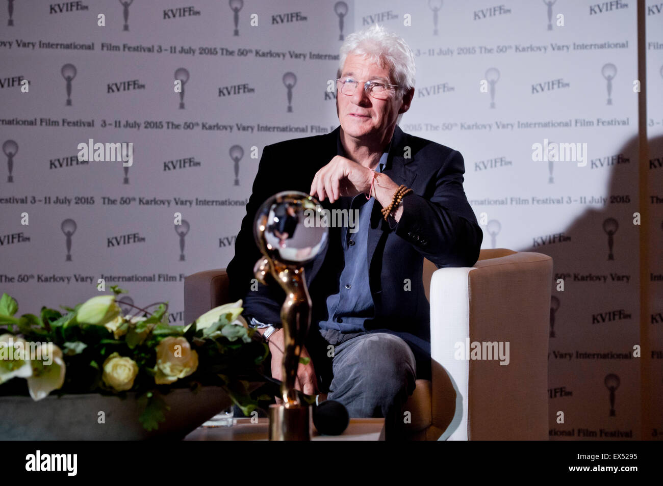 U S Actor Richard Gere Pictured Specaks During The Marek Eben S Tv Stock Photo Alamy