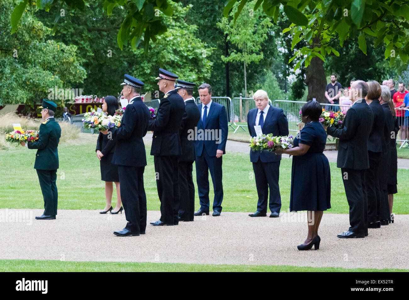 Hyde Park, London, July7th 2015. The Mayor of London Boris Johnson and other senior political figures, the Commissioners for transport and policing in the capital, as well as senior representatives of the emergency services lay wreaths at the 7/7 memorial in Hyde Park. Credit:  Paul Davey/Alamy Live News Stock Photo
