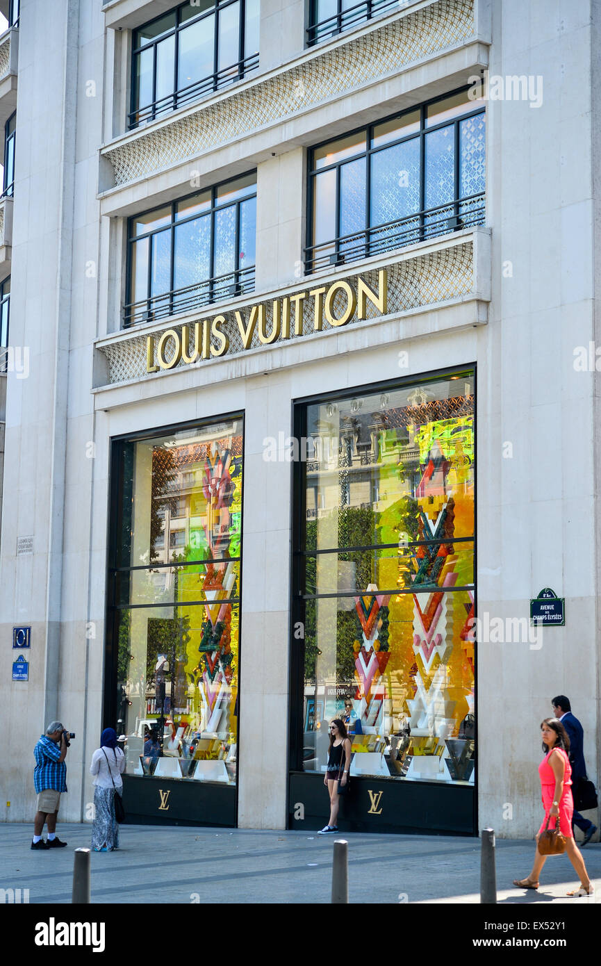 Louis Vuitton Paris Champs Ã‰lysÃ©es Editorial Stock Photo - Image